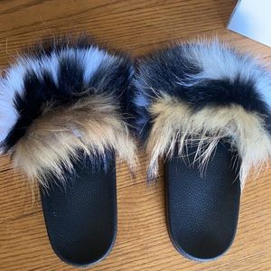Faux fur slides NWT